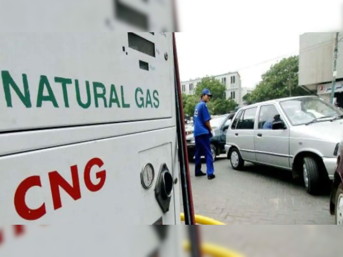Petrol-Diesel Price: पुन्हा महागला CNG,पेट्रोल-डिझेलचे नवीन दर जाणून घ्या title=