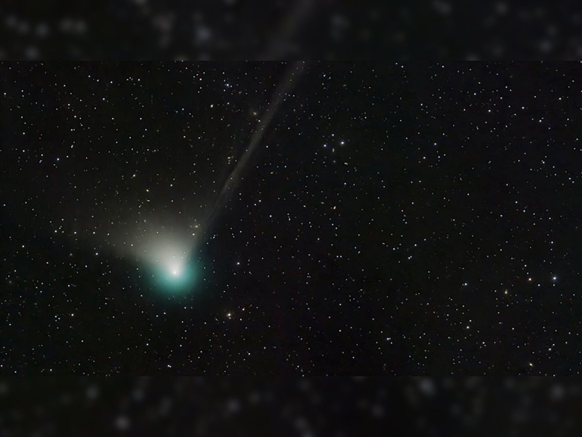 Green Comet :  50 हजार वर्षांनंतर पहिल्यांदाच दिसणार हिरवा धूमकेतू; 12 जानेवारी, तारीख अजिबात विसरु नका title=