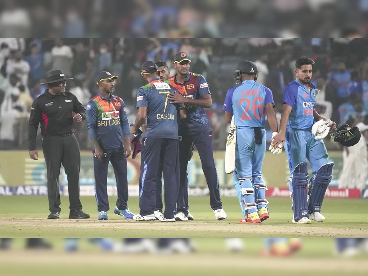 IND vs SL : दुसऱ्या वनडे सामन्यापूर्वी मोठा धक्का, स्टार खेळाडूला दुखापत title=
