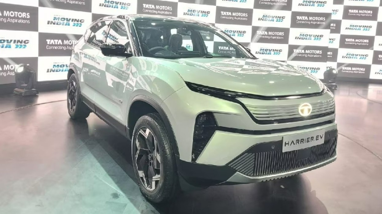 Photos of Tata Harrier EV unveiled At Auto Expo 2023 Check Features and Specification