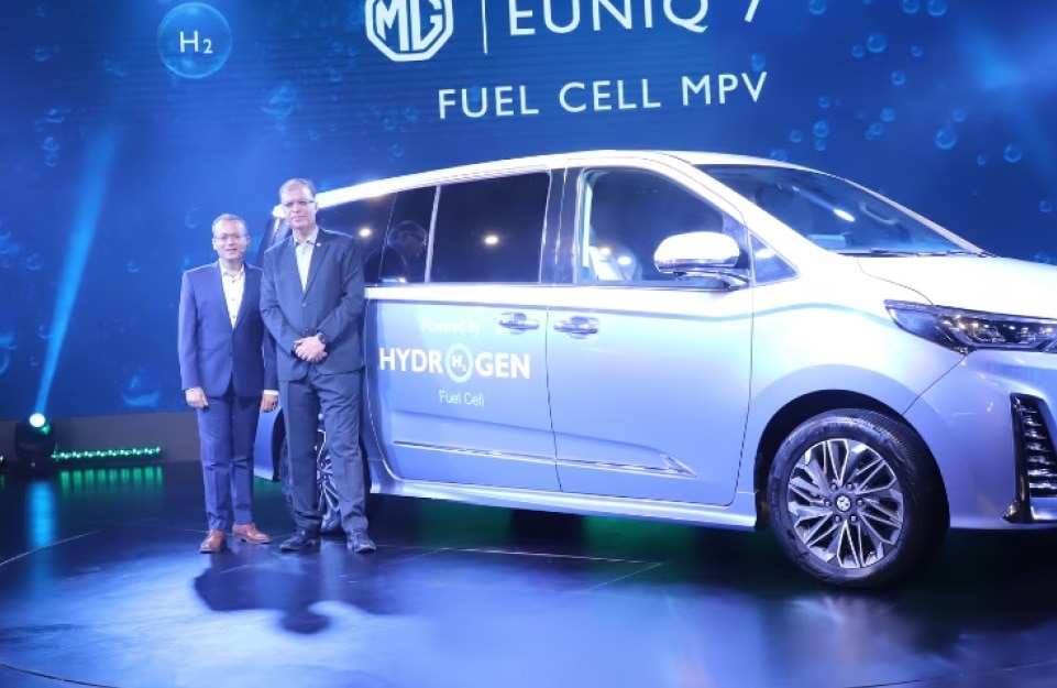  Auto Expo 2023: MG Motor debuted the new Hydrogen car Euniq 7 Know the Features Specification and More in Marathi