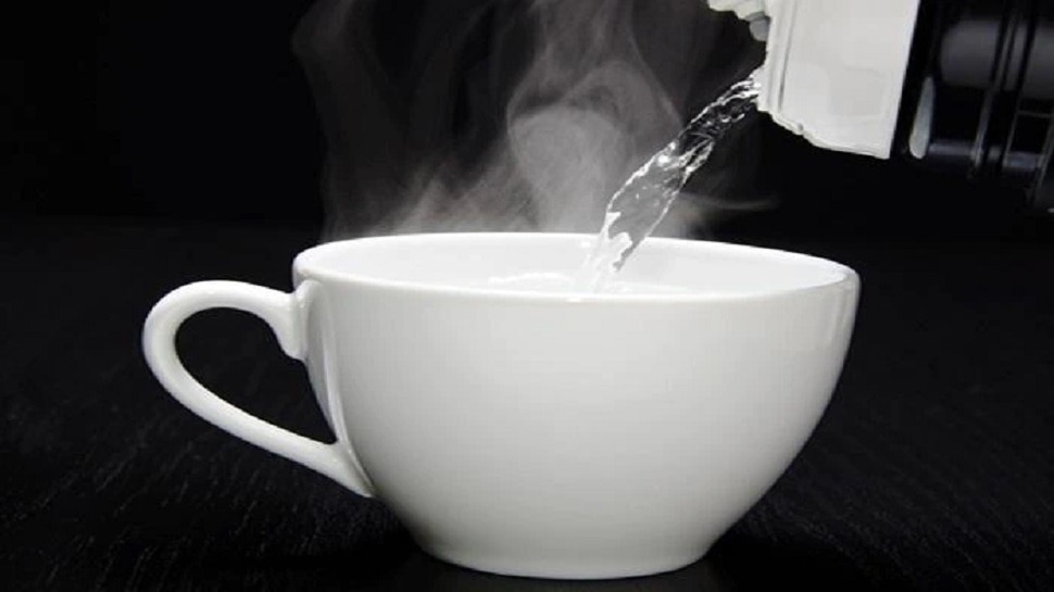 what are the side effects of drinking hot water in winter how it effects your body 