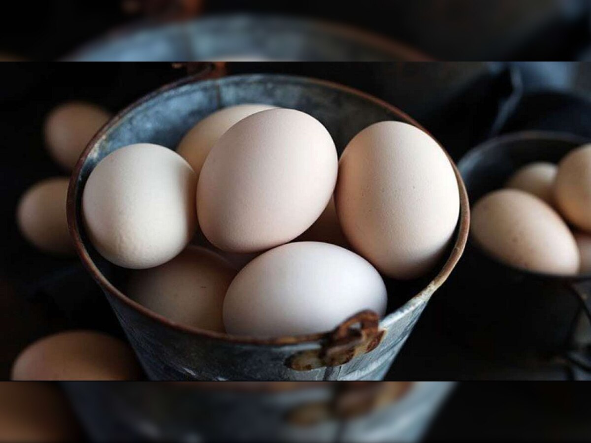 Mumbai Egg Rate : अंड्यांचे वाढलेले दर पाहून सामान्यांचा प्रश्न, आता खायचीच नाहीत का?  title=