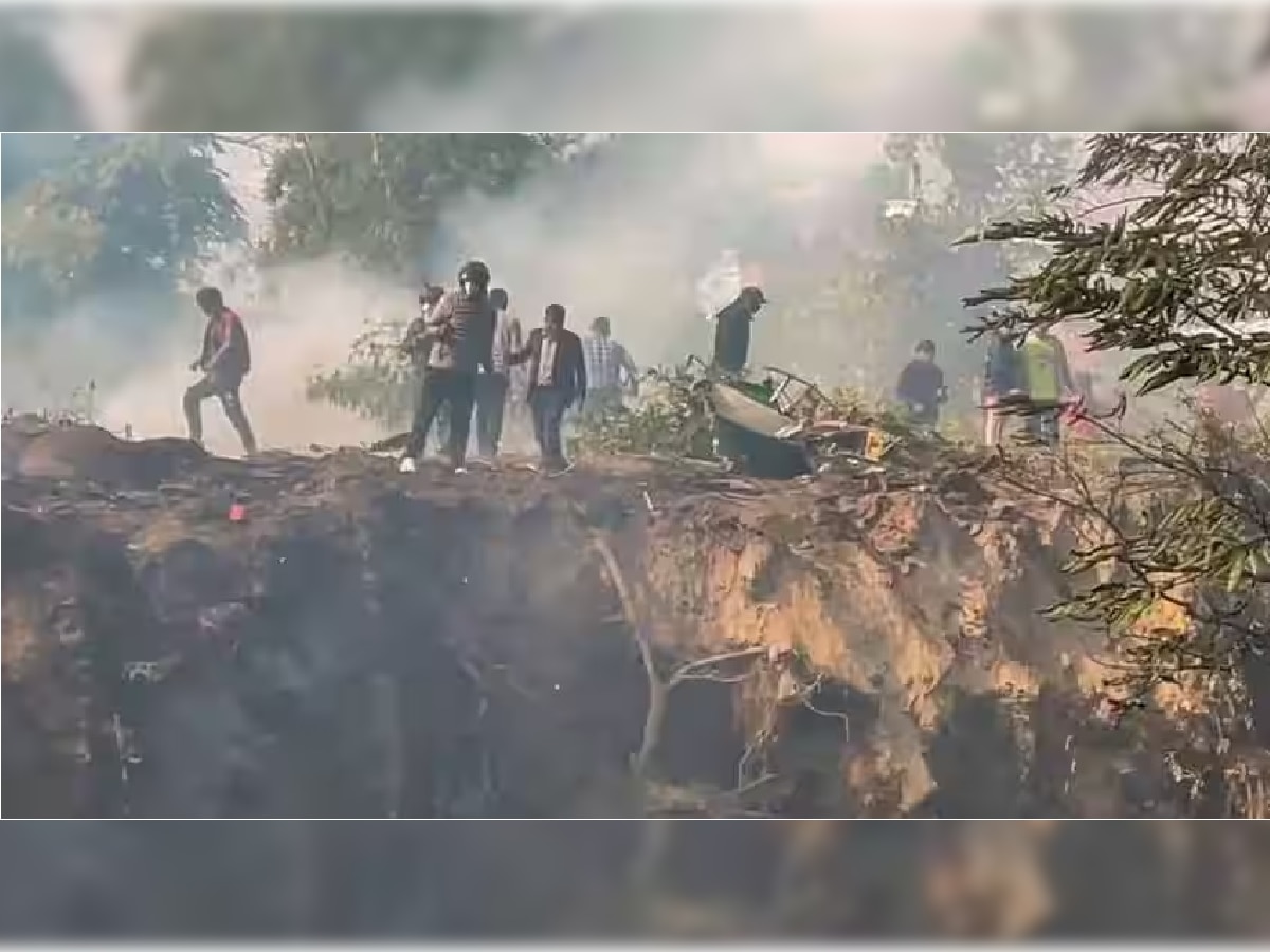 Nepal Plane Crash : नवस फेडून परतताना फेसबुक लाईव्ह सुरु केलं आणि... विमान अपघातात 'त्या' भारतीयाचा दुर्दैवी मृत्यू title=