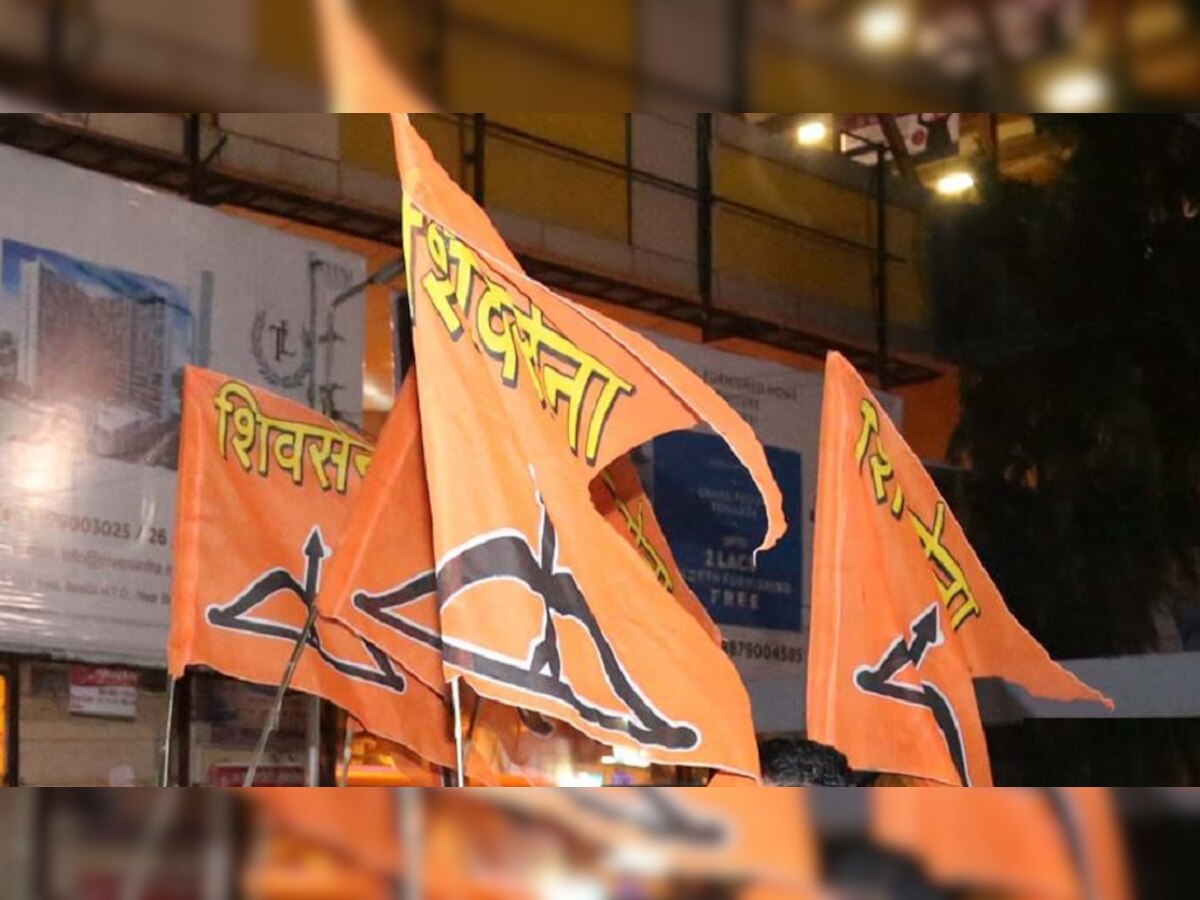 Shiv Sena Symbol Row : राज्याच्या राजकारणातली सर्वात मोठी बातमी; शिवसेना पक्ष, धनुष्यबाण याचा आज फैसला title=