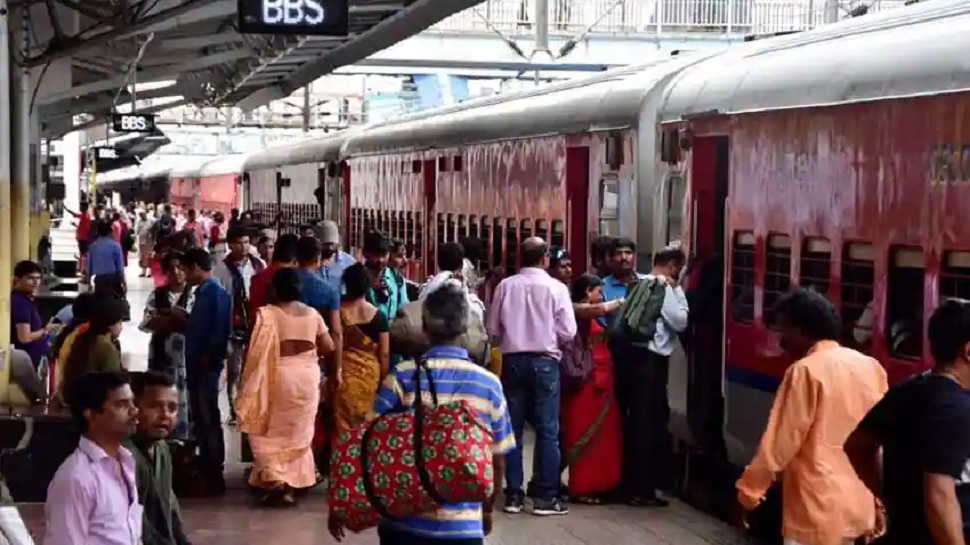 Indian Railways took big decision to remove general coach from major trains Latest Marathi News 