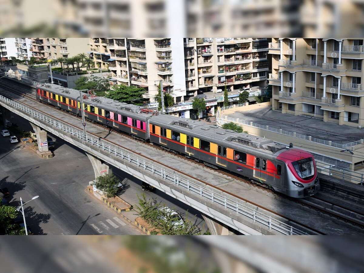 Mumbai Metro : मुंबईकरांनो लक्ष द्या! गुरुवारी मेट्रो सेवा काही काळ बंद; लोकलचं वेळापत्रक पाहून घ्या  title=