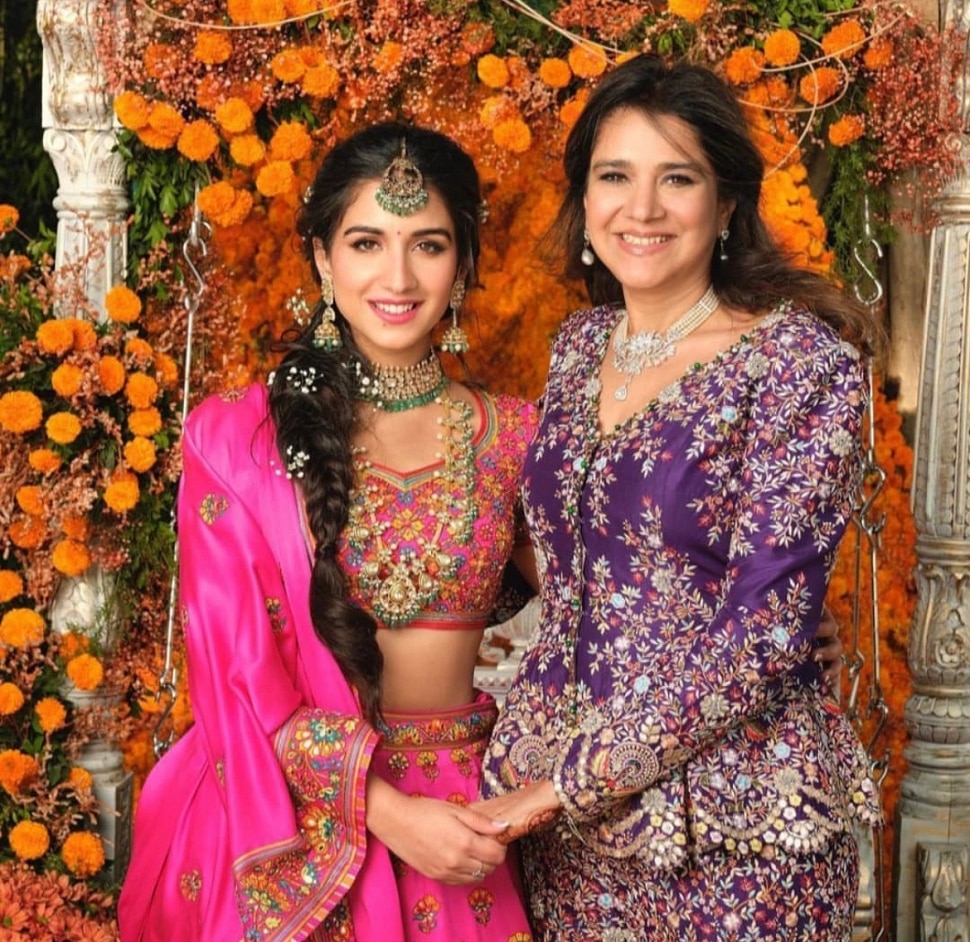 who is Ambanis samdhi radhikas father Viren Merchant take a look of family photos 