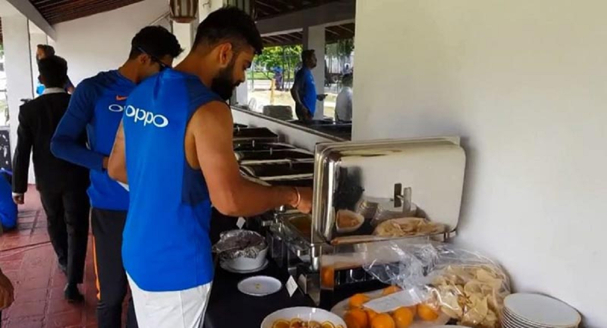 IND vs NZ 2nd ODI: सामन्याच्या आधी Team India चे खेळाडू काय खातात? पहिल्यांदाच 'ते' पदार्थ सर्वांसमोर IND vs NZ 2nd ODI: सामन्याच्या आधी Team India चे खेळाडू काय खातात? पहिल्यांदाच 'ते' पदार्थ सर्वांसमोर