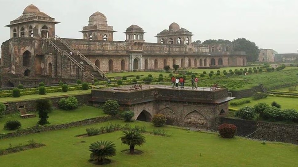 mandu tourist place photos 