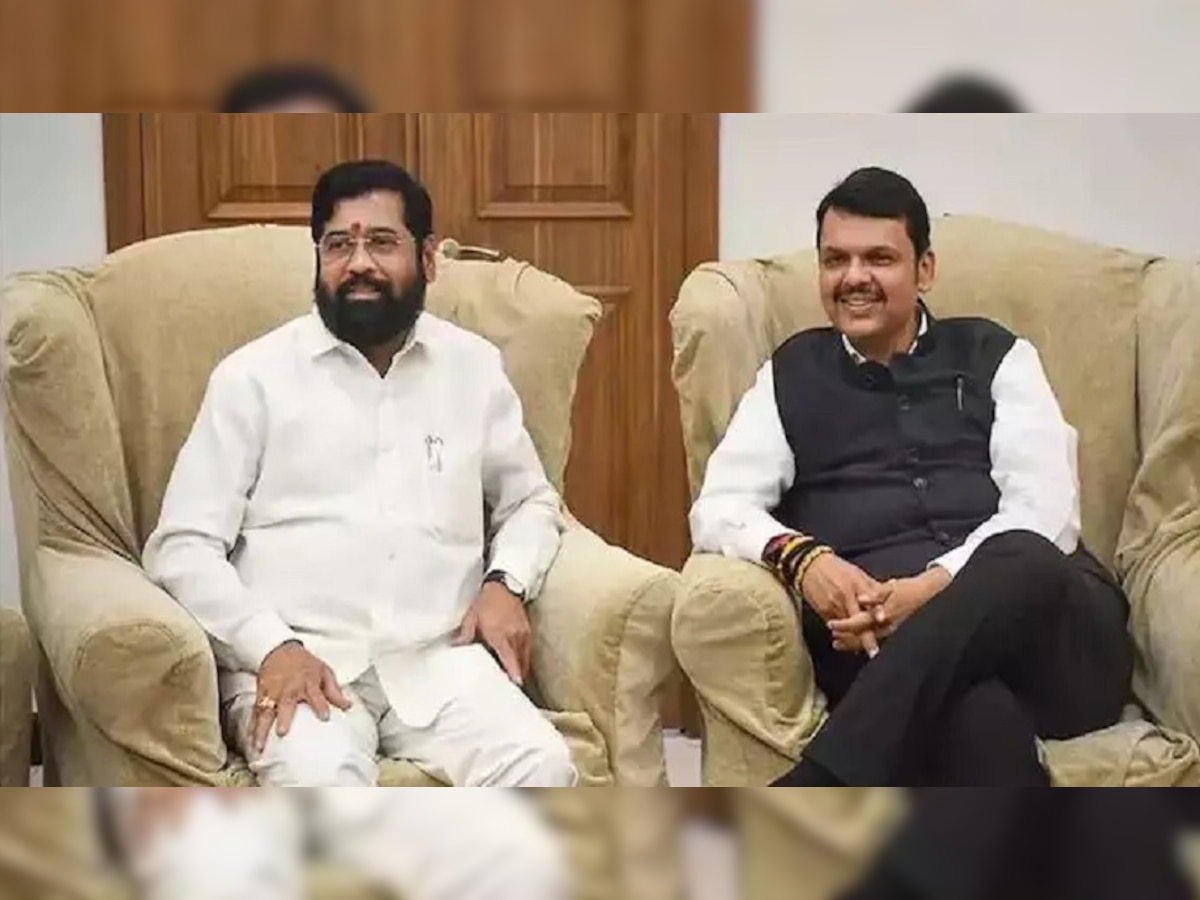 Maharashtra Political News : दिल्ली दरबारी राज्यातील खलबतं; मुख्यमंत्री शिंदे, देवेंद्र फडणवीस Delhi दौऱ्यावर  title=