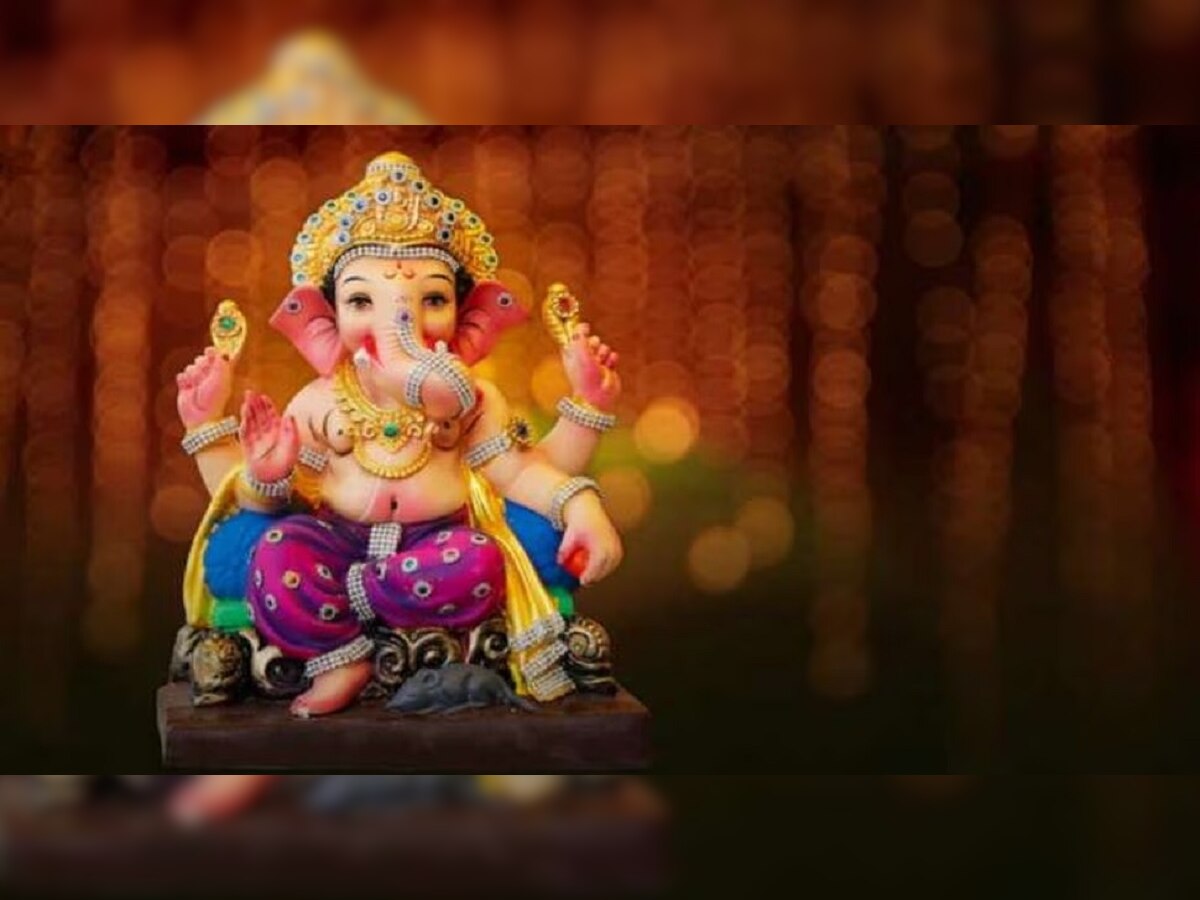 Ganesh Jayanti 2023 Upay: विघ्नहर्त्या गणपती बाप्पाच्या जयंतीला करा हे ज्योतिषीय उपाय, अडचणींवर सहज मिळेल मात title=