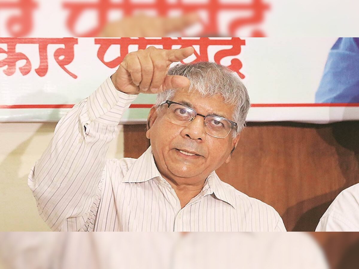 Prakash Ambedkar : महविकास आघाडीत जाण्याची इच्छा नाही; प्रकाश आंबेडकर यांच्या वक्तव्याने राजकारणात खळबळ title=