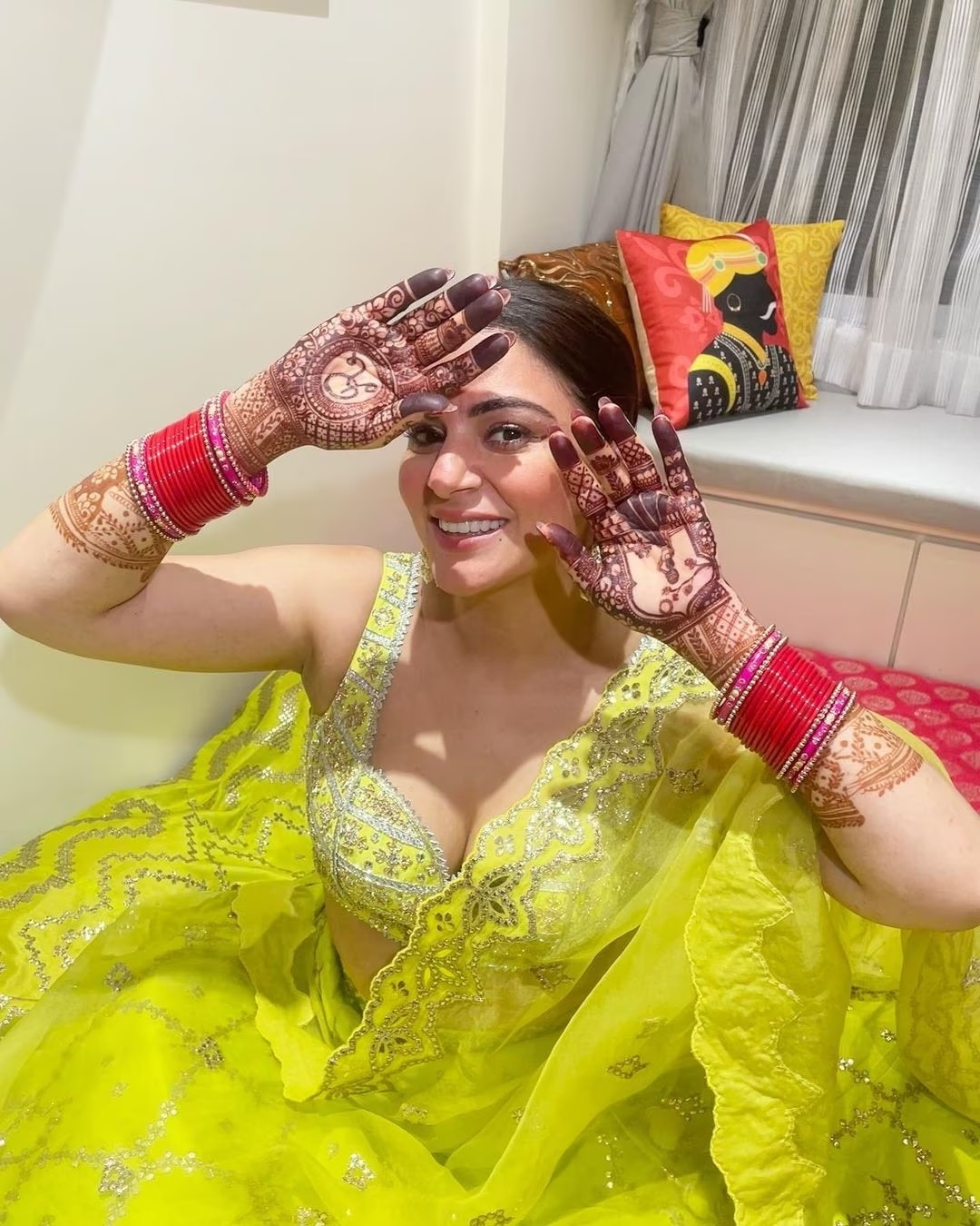 Kundali Bhagya asa Preeta shraddha arya married 10 times shares photo sexy bold photos