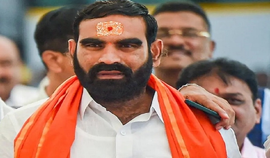 Santosh Bangar : शिंदे गटाचे आमदार अडचणीत, संतोष बांगर यांच्याविरोधात गुन्हा दाखल