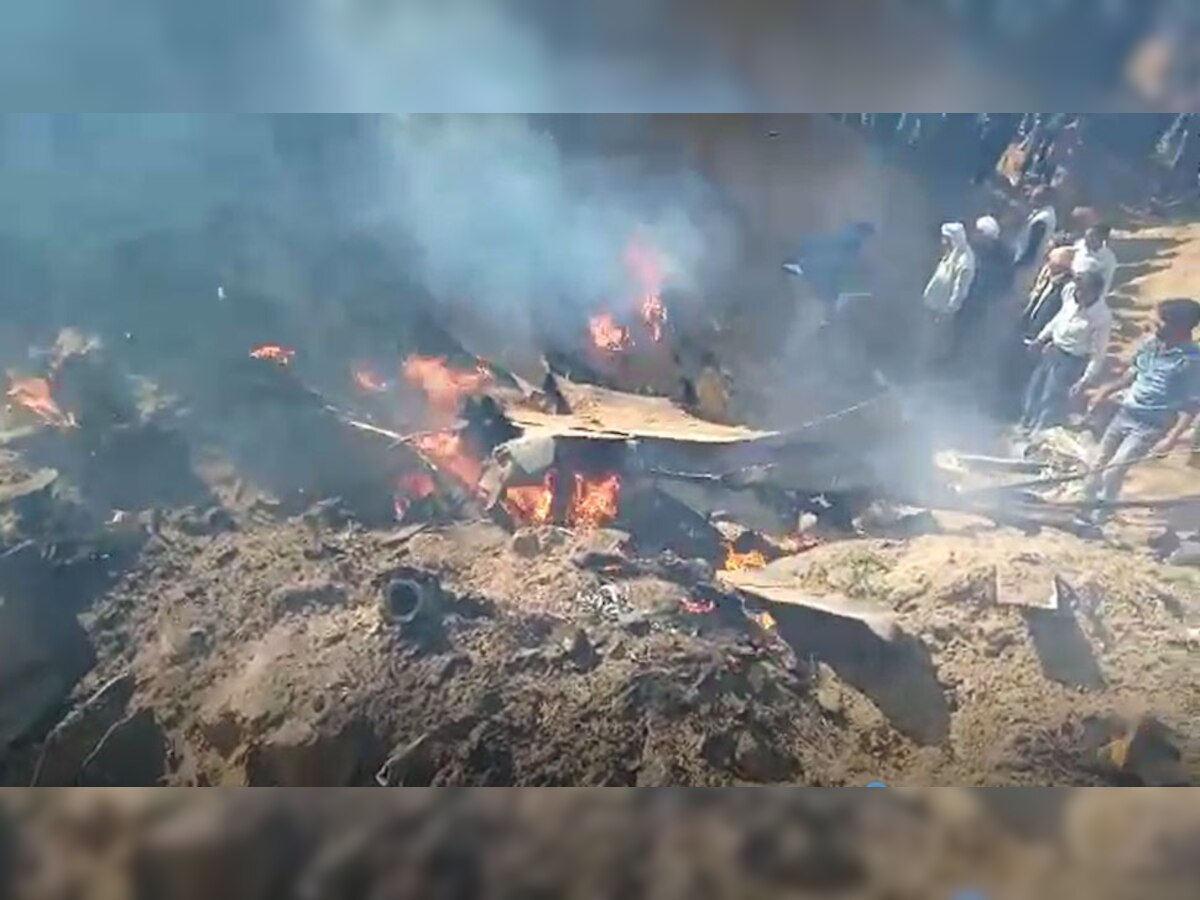 Plane Crash : भारतीय वायुसेनेच्या 3 विमानांना एकाच दिवशी अपघात; सुखोई-30 आणि मिराज 2000 चा चक्काचूर  title=