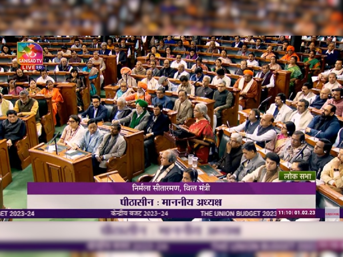 Budget 2023 LIVE: कोरोना काळात आम्ही कोणालाही उपाशी झोपू दिलं नाही - निर्मला सीतारमण title=