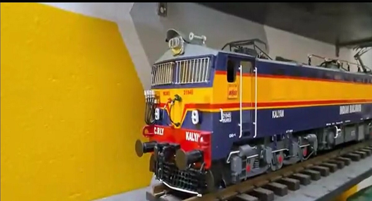  Railway Engine Model Miniature made by Akash Kamble a Mechanical Bildidee 