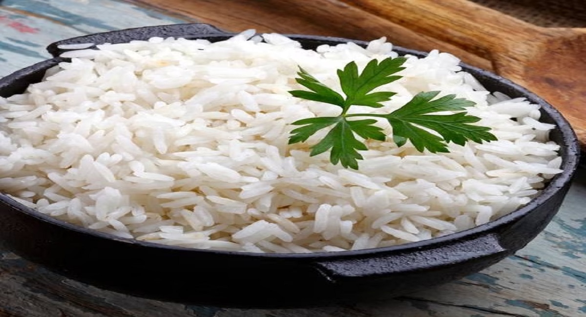 Cooking Tips : घरी हॉटेलसारखा मोकळा भात का होत नाही ? या पद्धतीने भात शिजवून पहा बरं...