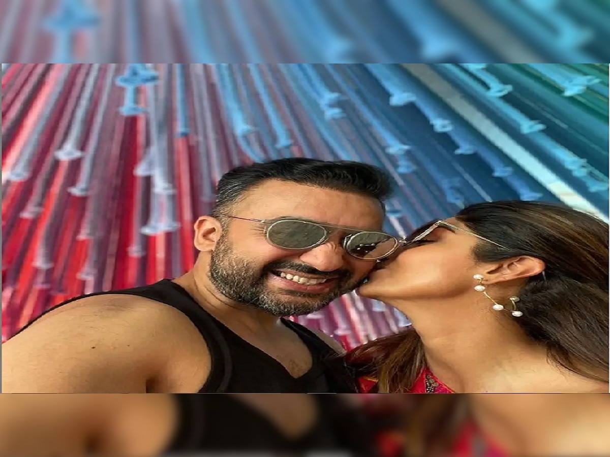 Shilpa Shetty Bedroom Secret : शिल्पा शेट्टीचं बेडरूम सिक्रेट लीक...पती म्हणाला शिल्पा 'या' पोझिशनमध्ये... title=