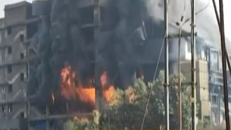 Mahad Fire : महाड MIDC मध्ये भीषण आग; आजुबाजूचा परिसर निर्मनुष्य