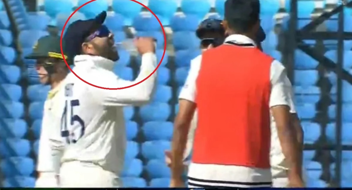 IND vs AUS : Rohit Sharma प्यायला मोहम्मद सिराजने उष्टवलेलं पाणी, चाहत्यांकडून &#039;अशा&#039; प्रतिक्रिया