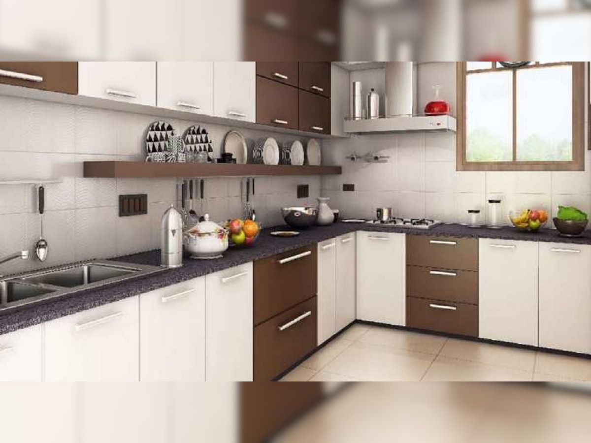 Vastu Tips For Kitchen : तुमच्याही किचनमध्ये आहे का 'ही' गोष्ट, तर आताच वाचा ही बातमी title=