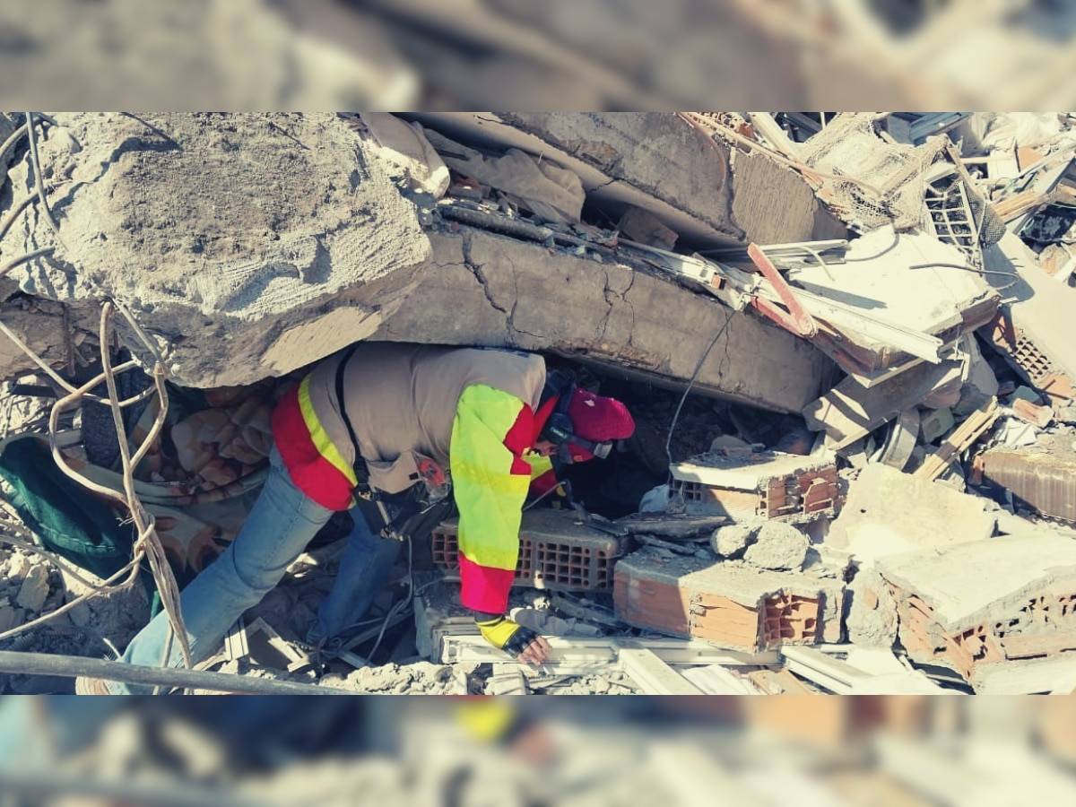 Turkey Earthquake: देव तारी त्याला कोण मारी! तब्बल 9 दिवसांनी ढिगाऱ्यातून जिवंत बाहेर आली महिला title=