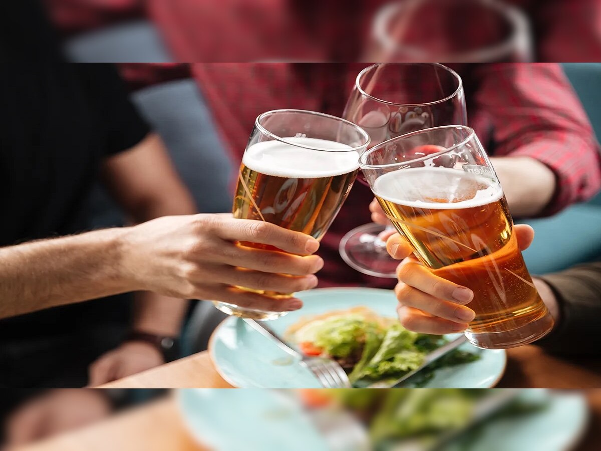 Beer Benefits: Beer चा एक ग्लास शरीरात गेल्यावर काय होतं माहितीय का? वाचून व्हाल चकित title=
