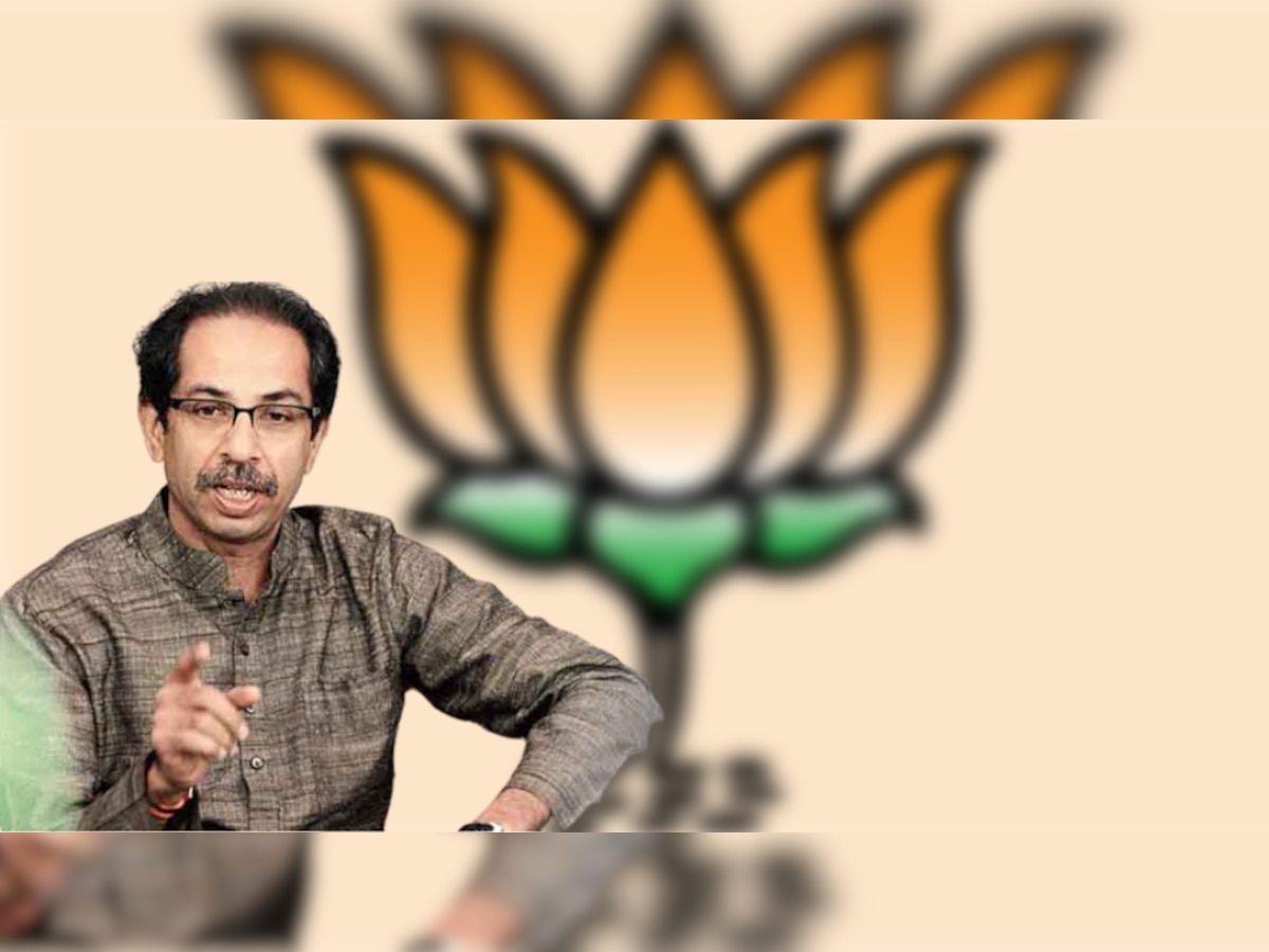 Maharashtra Politics : शिवसेना दिल्लीचे तळवे चाटणाऱ्यांच्या हाती....; 'सामना'तून घणाघात  title=