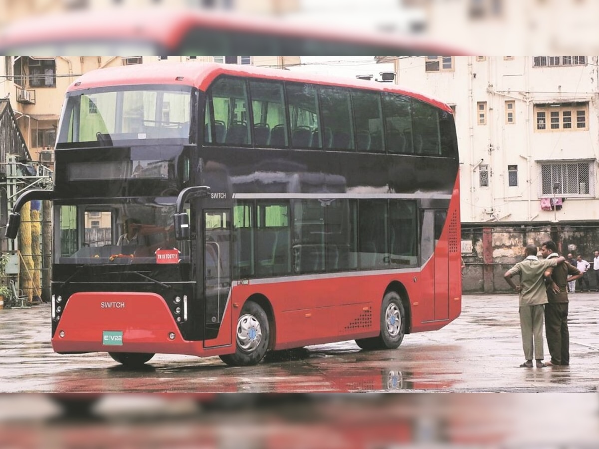 AC double Decker Bus: मुंबईकरांचा आजपासून गारेगार प्रवास, जाणून घ्या मार्ग आणि वेळ  title=