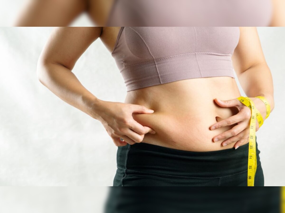 Belly Fat : पोटाचा वाढता घेर महिन्याभरात होईल कमी? आजच बदला 'या' 4 सवयी  title=