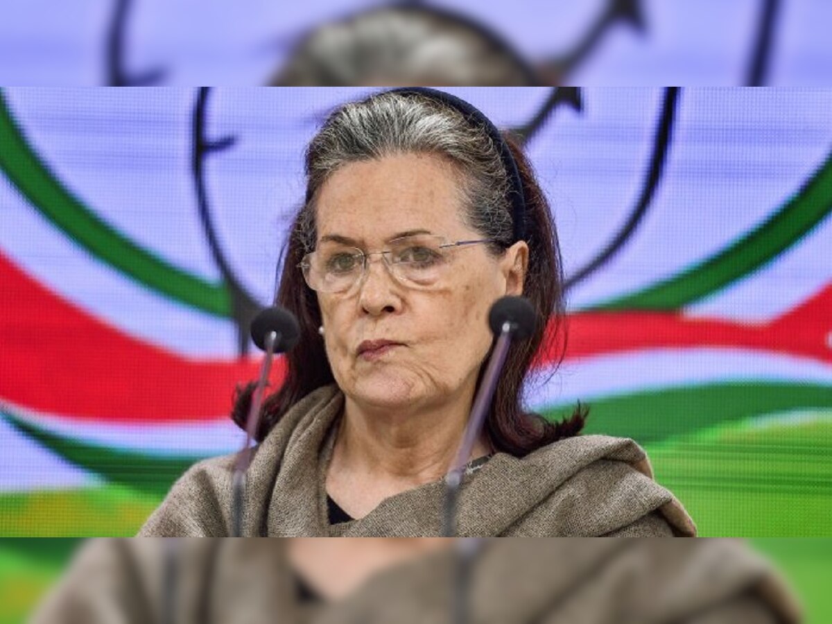 Sonia Gandhi Retirement: सोनिया गांधी राजकारणातून संन्यास घेणार? काँग्रेस बैठकीतील विधानामुळे खळबळ title=