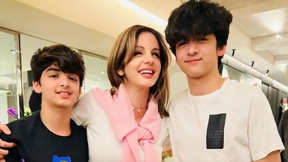 bollywood actress are single parents Sussanne Khan