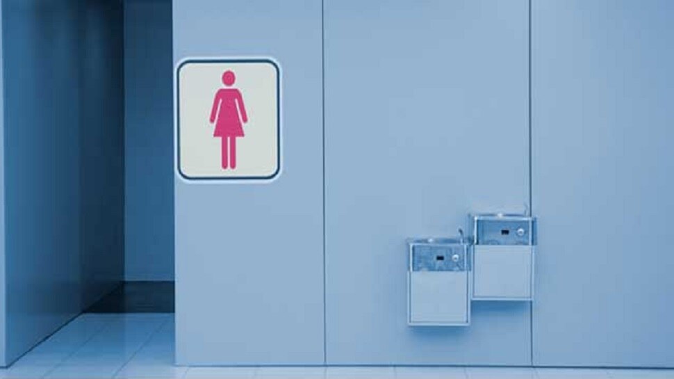 Womens Public toilets सार्वजनिक शौचालये वापरल्याने संसर्ग होण्याची