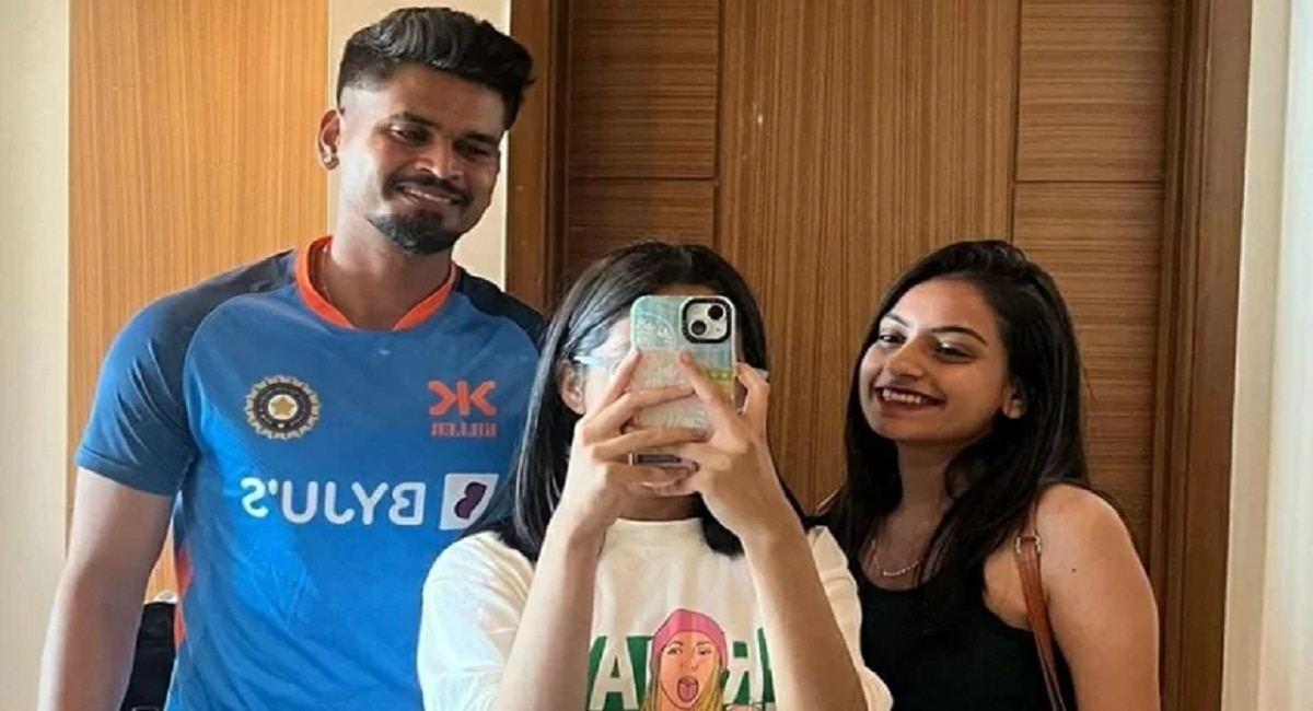 Shreyas Iyers Hotel Room Photo with 2 Girls viral on social media