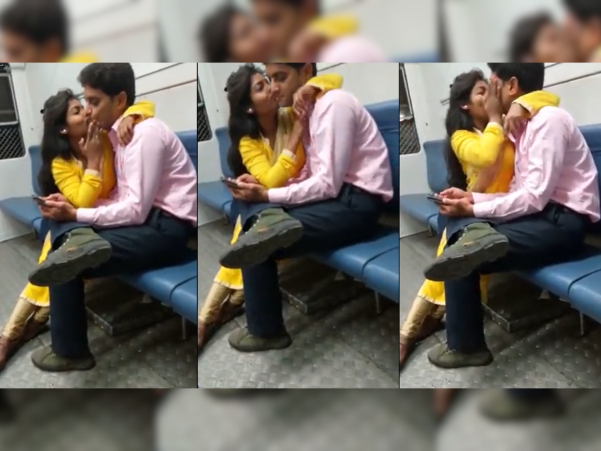 Mumbai Viral Video : मुंबई लोकल ट्रेनमध्ये कपलचा रोमान्स, Kiss करतानाचा व्हिडीओ व्हायरल  title=