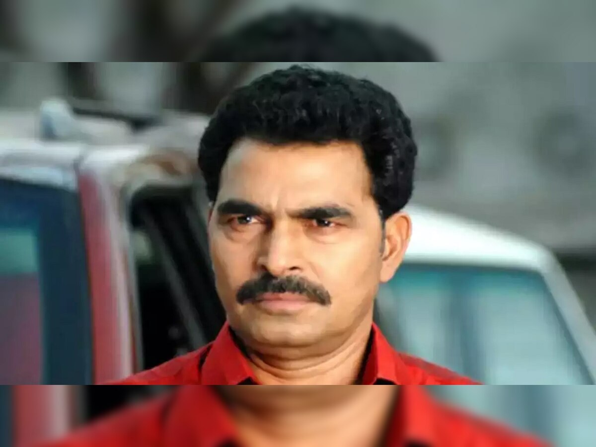 Sayaji Shinde यांच्यावर मधमाशांचा हल्ला! title=