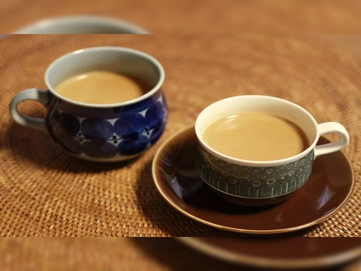 Tea Side Effects : चहाप्रेमींनो, थंड चहा पुन्हा पुन्हा गरम करून पिताय? मग आताच थांबा, नाहीतर होतील ‘हे’ गंभीर परिणाम title=