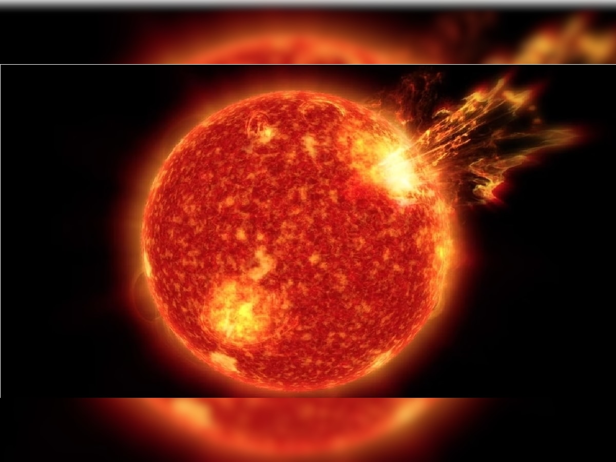 Solar Storm : मोबाईलचं नेटवर्क, टीव्हीचा सिग्नल गायब होईल, ट्रान्सफॉर्मर उडेल आणि... सौर वादळाचे भयानक दुष्परिणाम title=