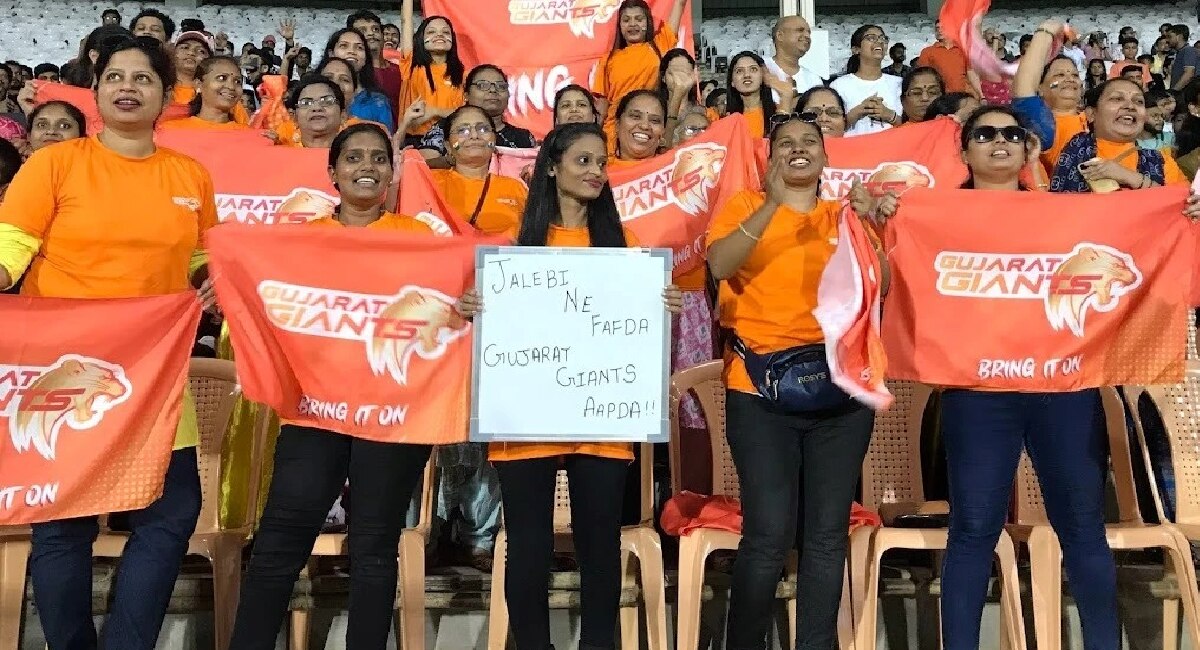 WPL 2023: झोपडपट्टीमधील महिलांना स्टेडिअममध्ये बसून सामना पाहण्याची संधी; अदानी फाऊंडेशनचा स्तुत्य उपक्रम