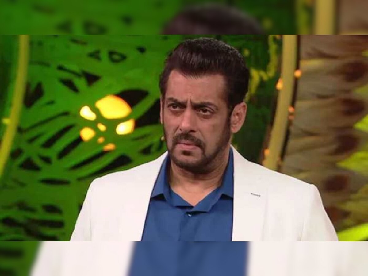 Salman Khan Threat: जीवे मारण्याच्या धमकीनंतर सलमानच्या घराबाहेर पोलिसांचा कडक बंदोबस्त, पहा VIDEO title=