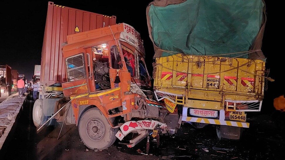 Ahmednagar Accident : ट्रक - टेम्पो अपघातात 4 ठार, तर तीन जणांची प्रकृती गंभीर 