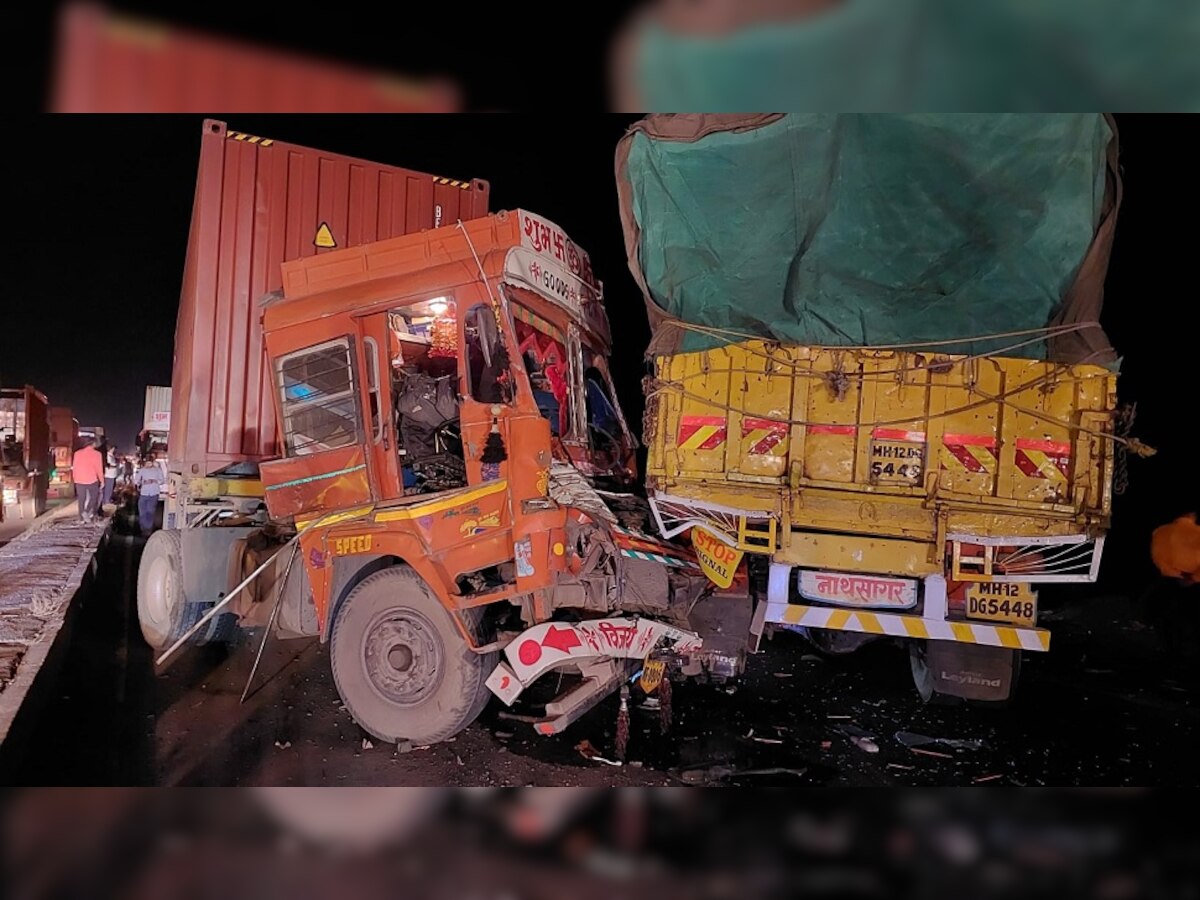 Ahmednagar Accident : ट्रक - टेम्पो अपघातात 4 ठार, तर तीन जणांची प्रकृती गंभीर  title=