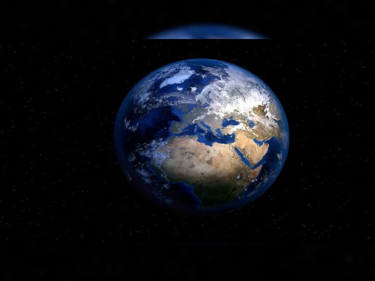 Earth Facts: पृथ्वी ताशी 1600 किमी वेगानं फिरते, आपल्याला याचा थांगपत्ताही कसा लागत नाही?  title=