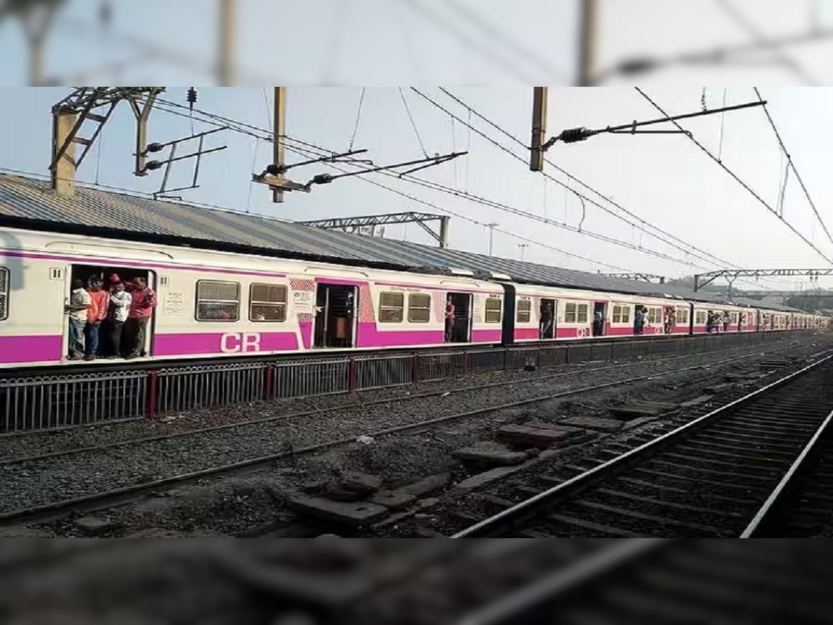 Mumbai News : मुंबई लोकलनं प्रवास करणाऱ्यांसाठी आनंदाची बातमी; आता प्रवास होणार आणखी सुखकर  title=
