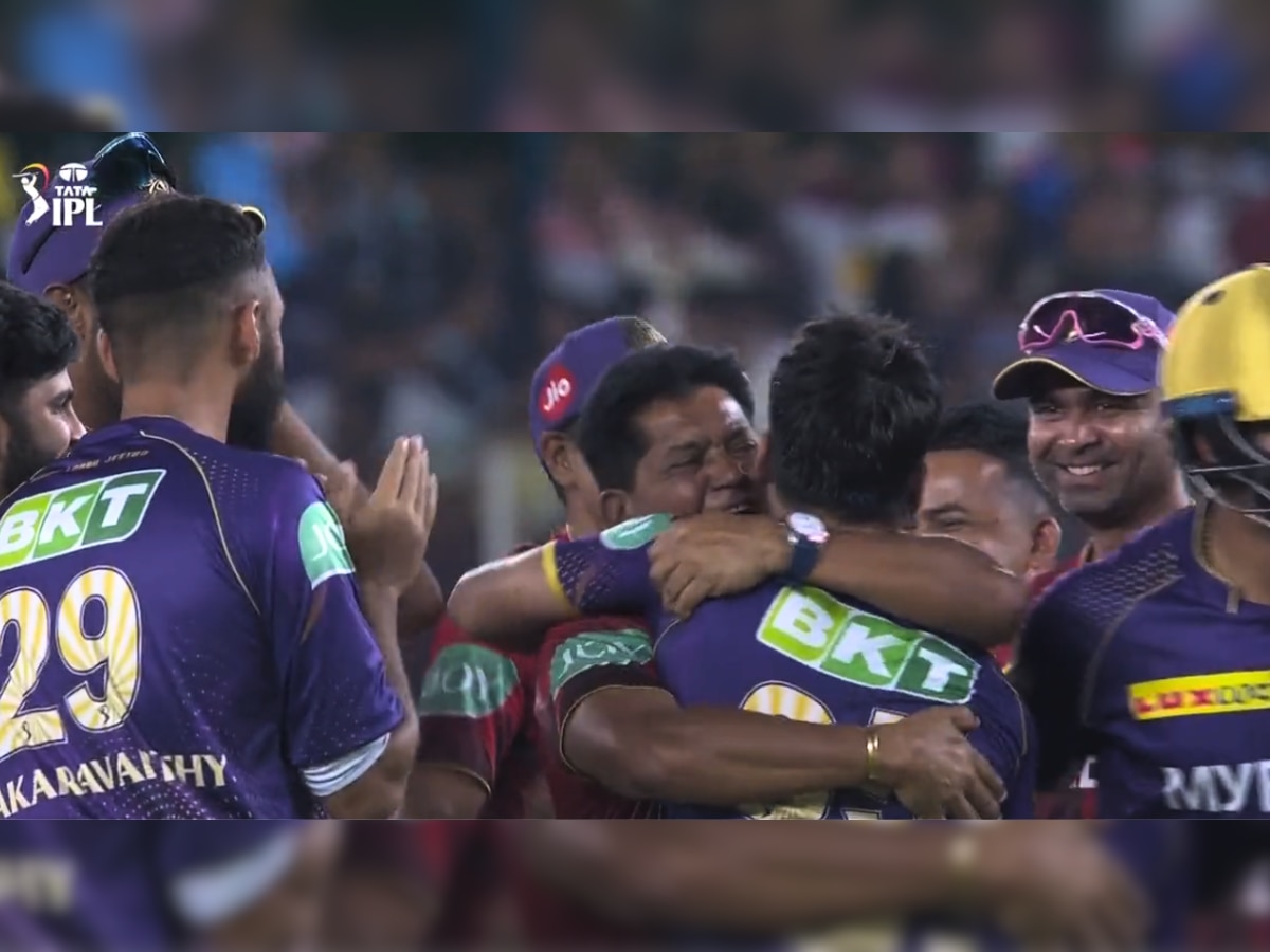 VIDEO : 6,6,6,6,6... Rinku Singh ठरला KKR च्या विजयाचा हिरो; पाहा शेवटच्या ओव्हरचा थरार! title=