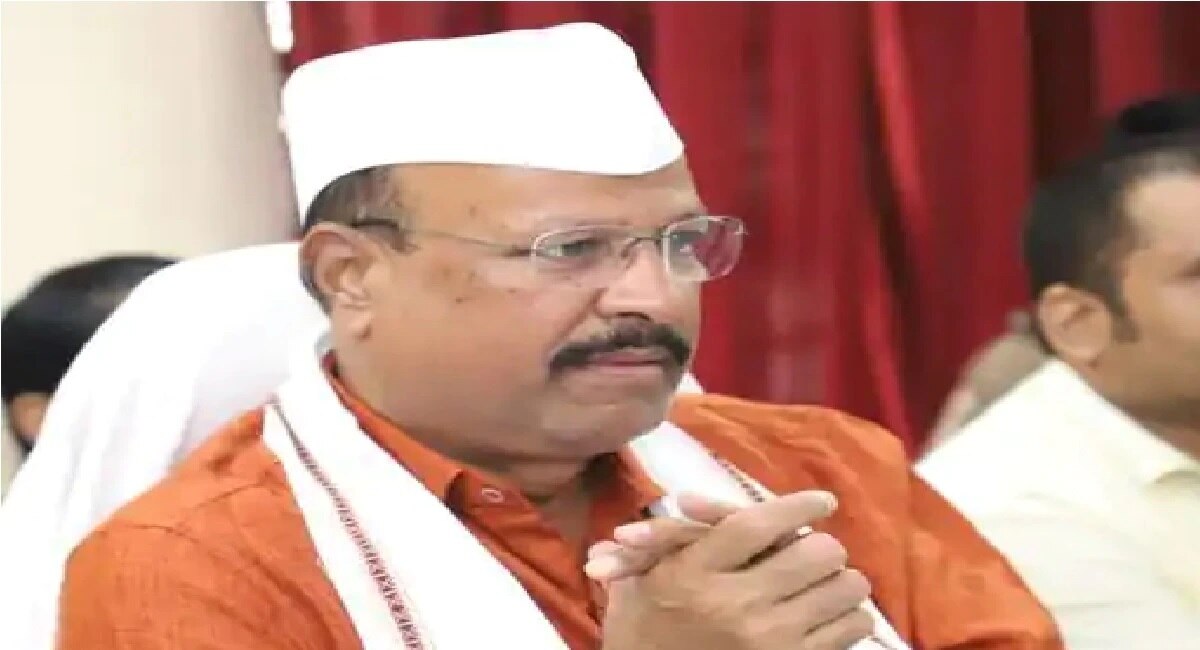 कृषीमंत्री अब्दुल सत्तार पुन्हा एकदा बरळले; शेतकरी अडचणीत असताना असं काही म्हणाले की… Agriculture Minister Abdul Sattar Controversial Statement About Farmers