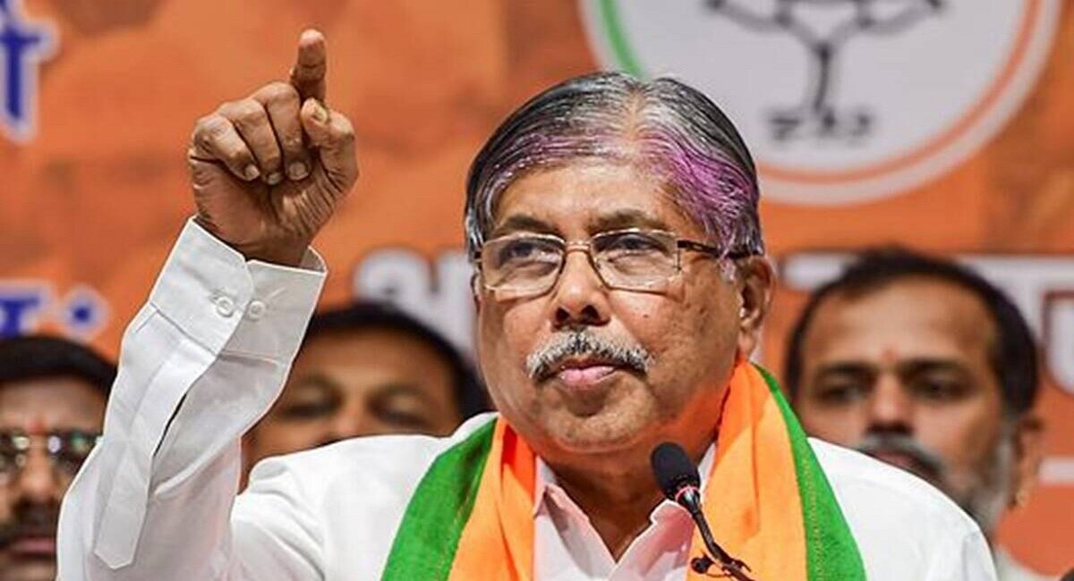 पुणे आणि कोल्हापुरमधूनही मी…. निवडणुक लढवण्याबाबत चंद्रकांत पाटील यांचे चॅलेंज Chandrakant Patil challenge to contest elections in Pune and Kolhapur पुणे आणि कोल्हापुरमधूनही मी…. निवडणुक लढवण्याबाबत चंद्रकांत पाटील यांचे चॅलेंज Chandrakant Patil challenge to contest elections in Pune and Kolhapur