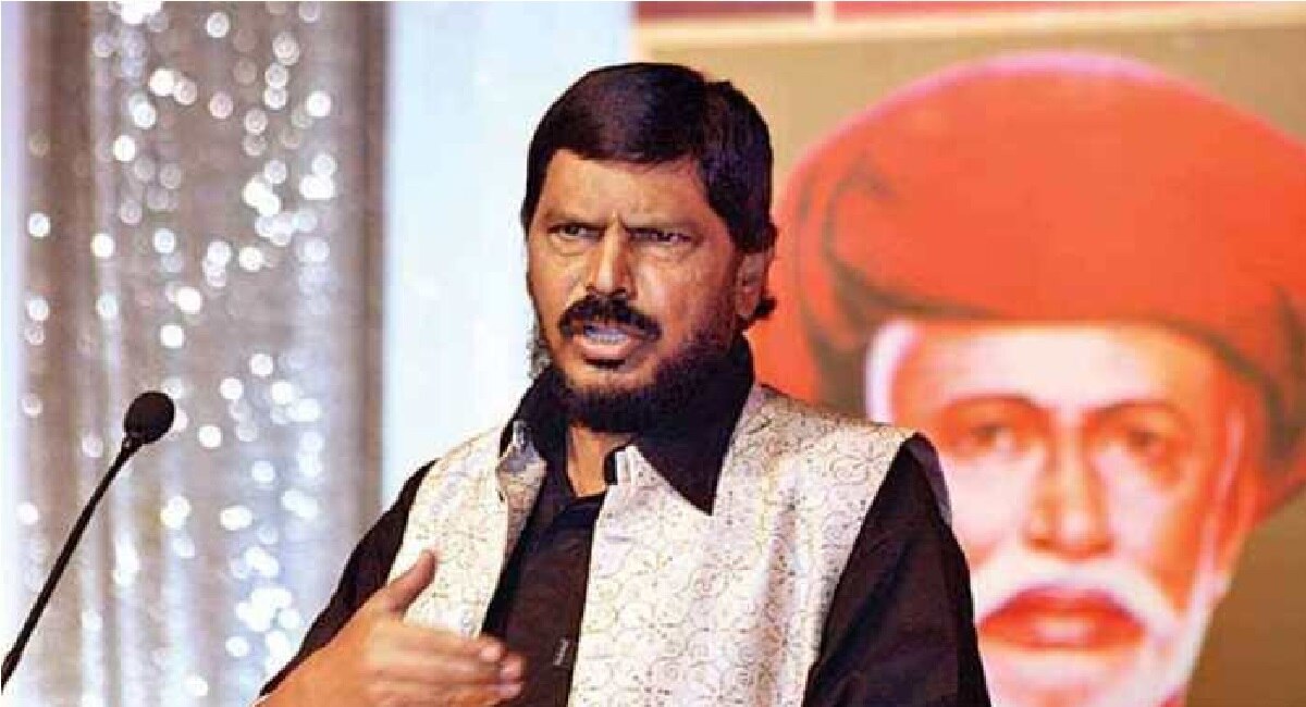 ramdas athawale on devendra fadnavis